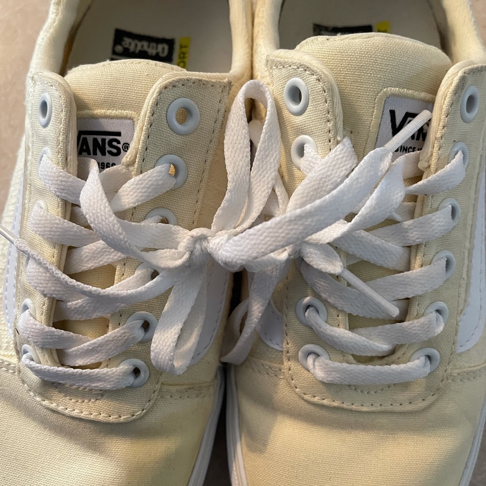 Women’s VANS OFF THE WALL Skate Sneakers US 7